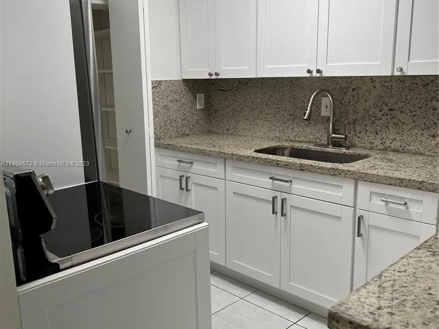 5251 SW 7th St, Miami FL 33134