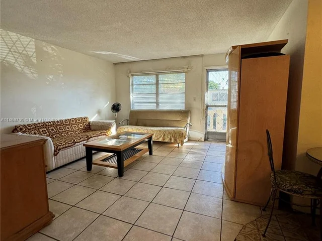 115 NE 202nd Ter # M24, Miami Gardens FL 33179