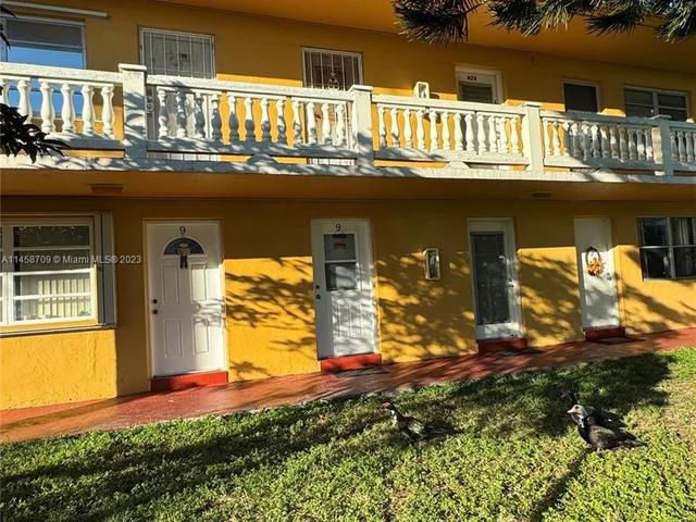 115 NE 202nd Ter # M24, Miami Gardens FL 33179