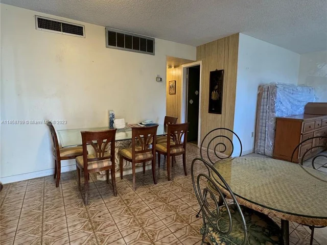 115 NE 202nd Ter # M24, Miami Gardens FL 33179