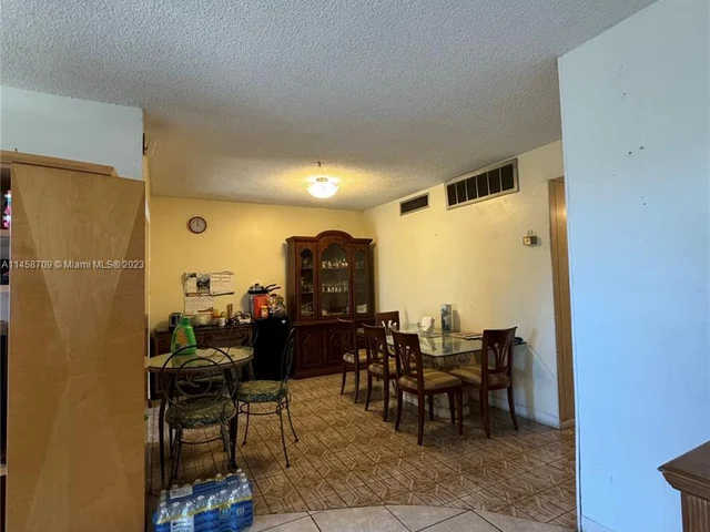 115 NE 202nd Ter # M24, Miami Gardens FL 33179