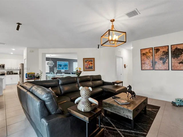 28458 SW 133rd Ct, Homestead FL 33033