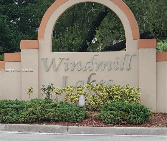 8606 SW 3rd St # 103, Pembroke Pines FL 33025