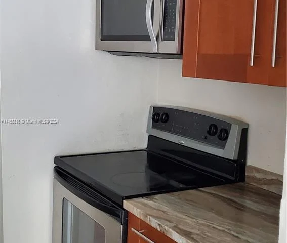 8606 SW 3rd St # 103, Pembroke Pines FL 33025