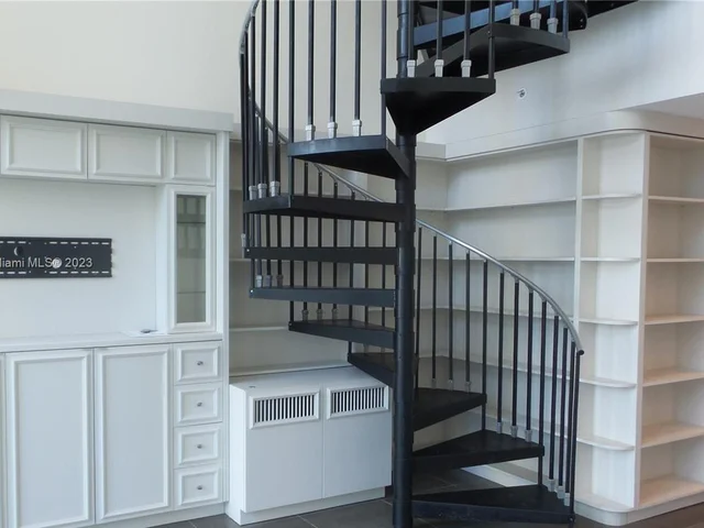 300 S Biscayne Blvd # 626, Miami FL 33131