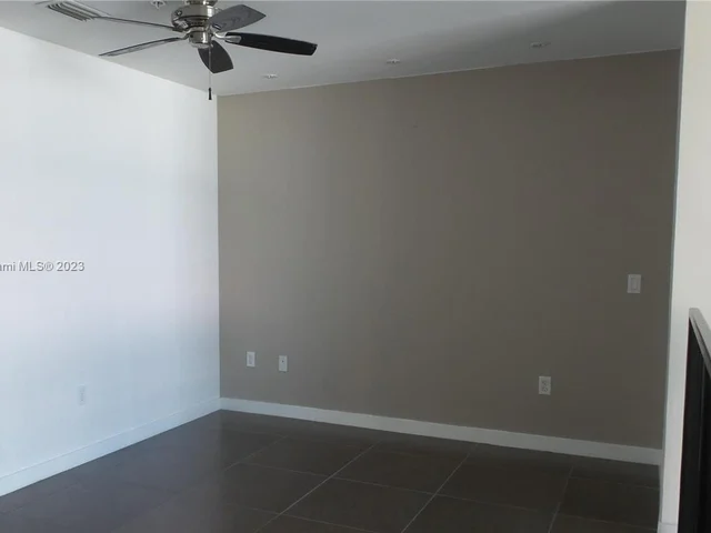 300 S Biscayne Blvd # 626, Miami FL 33131