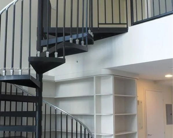 300 S Biscayne Blvd # 626, Miami FL 33131