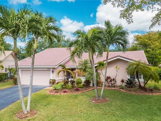 695 NW 107th Ln, Coral Springs FL 33071