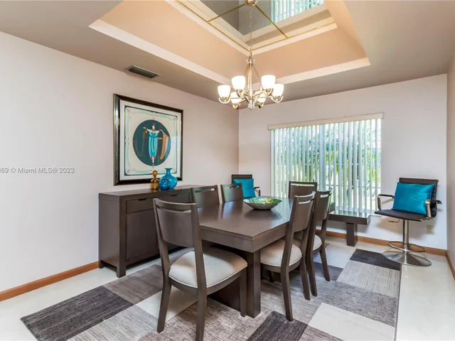 695 NW 107th Ln, Coral Springs FL 33071