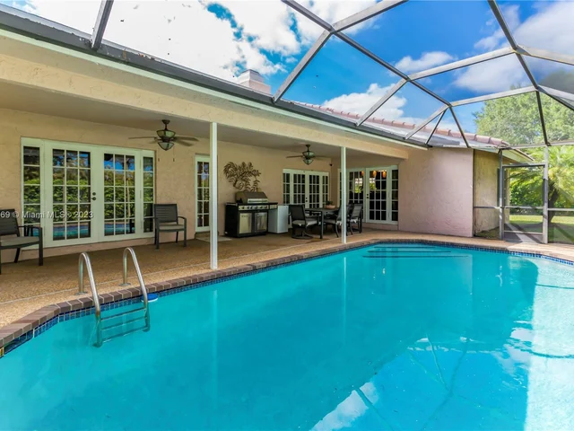 695 NW 107th Ln, Coral Springs FL 33071