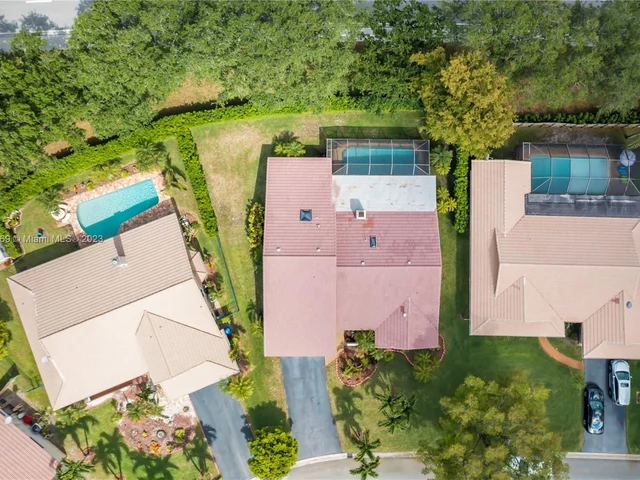 695 NW 107th Ln, Coral Springs FL 33071
