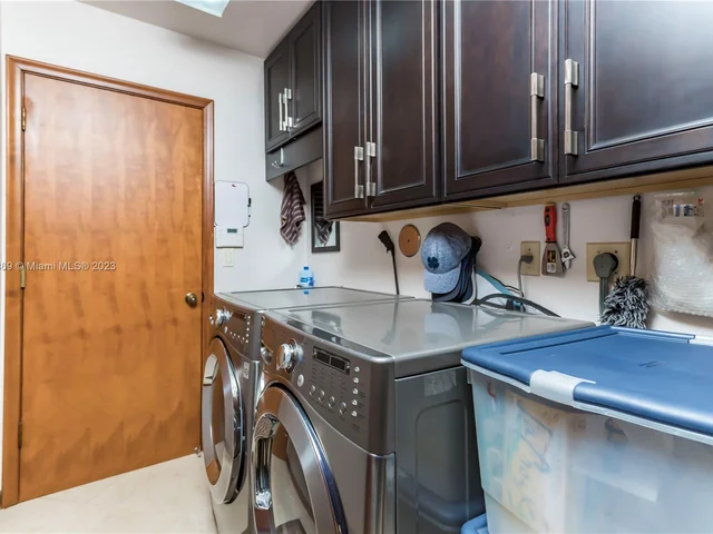 695 NW 107th Ln, Coral Springs FL 33071