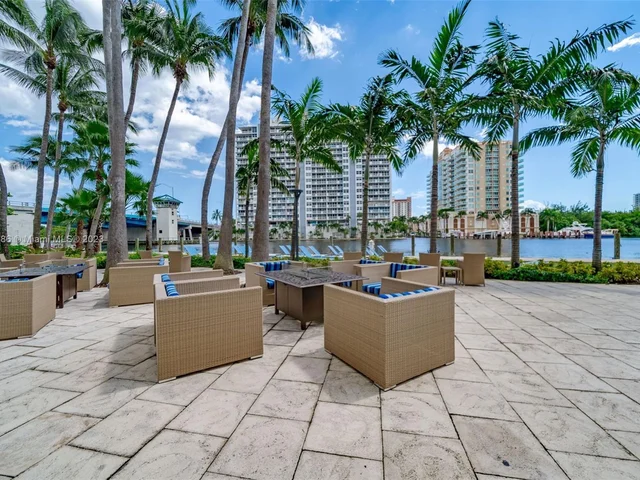 2670 E Sunrise Blvd # 903, Fort Lauderdale FL 33304