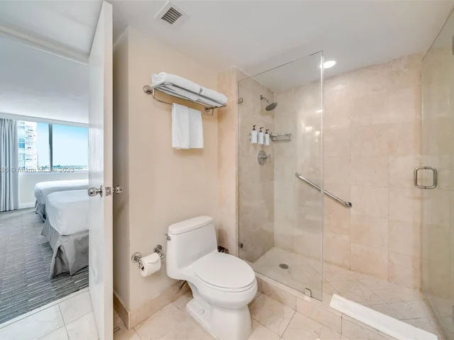 2670 E Sunrise Blvd # 903, Fort Lauderdale FL 33304