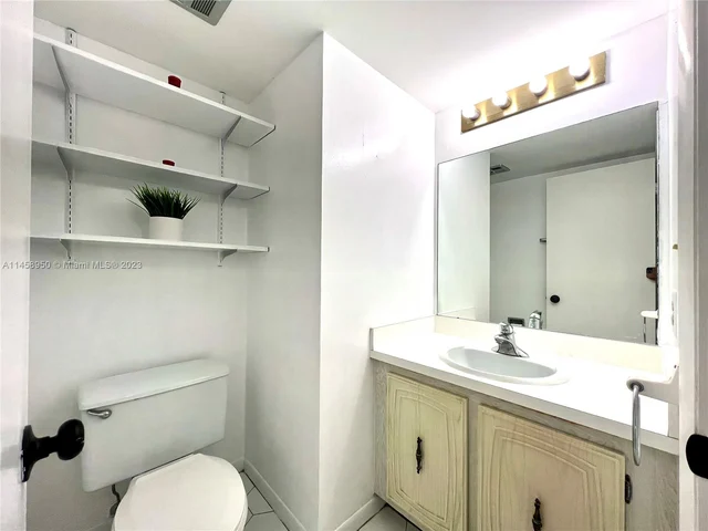 10777 W Sample Rd # 1009, Coral Springs FL 33065