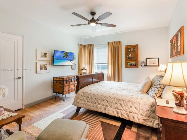 5314 Alton Rd, Miami Beach FL 33140