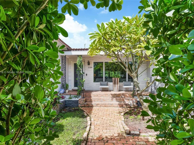 5314 Alton Rd, Miami Beach FL 33140