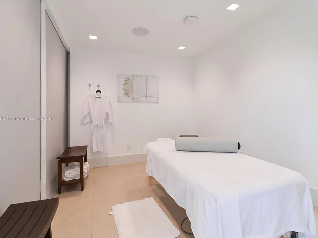 2200 S Ocean Ln # 107, Fort Lauderdale FL 33316