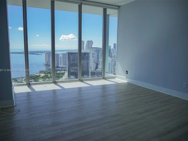 888 Biscayne Blvd # 5704, Miami FL 33132