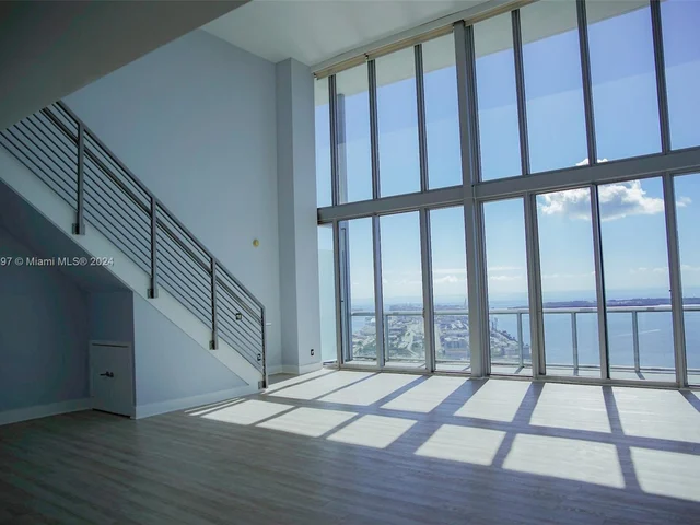 888 Biscayne Blvd # 5704, Miami FL 33132