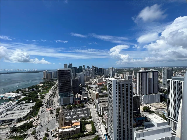 888 Biscayne Blvd # 5704, Miami FL 33132