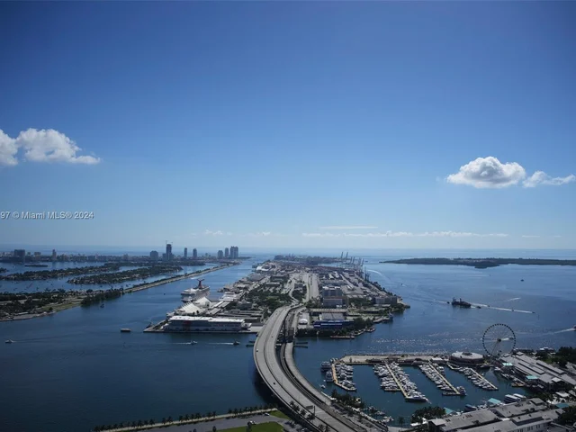 888 Biscayne Blvd # 5704, Miami FL 33132