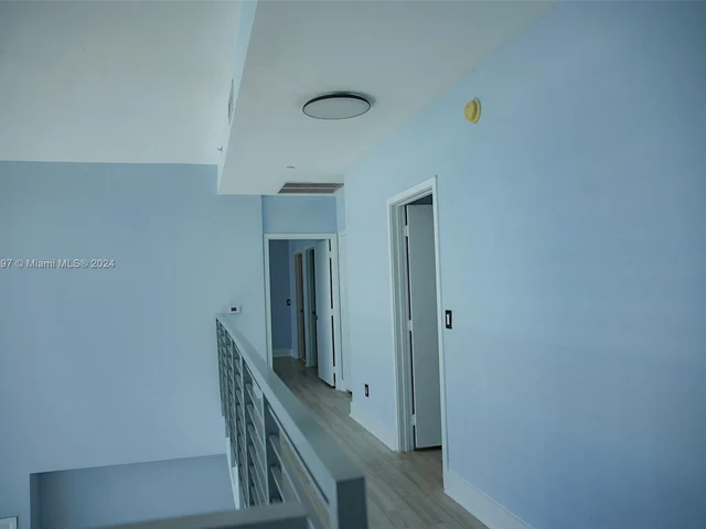 888 Biscayne Blvd # 5704, Miami FL 33132