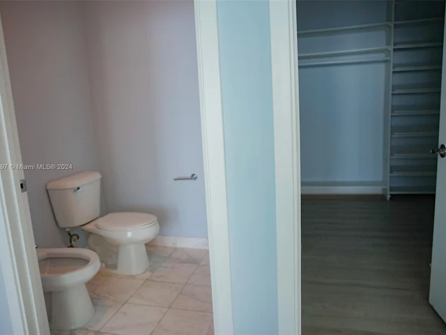 888 Biscayne Blvd # 5704, Miami FL 33132