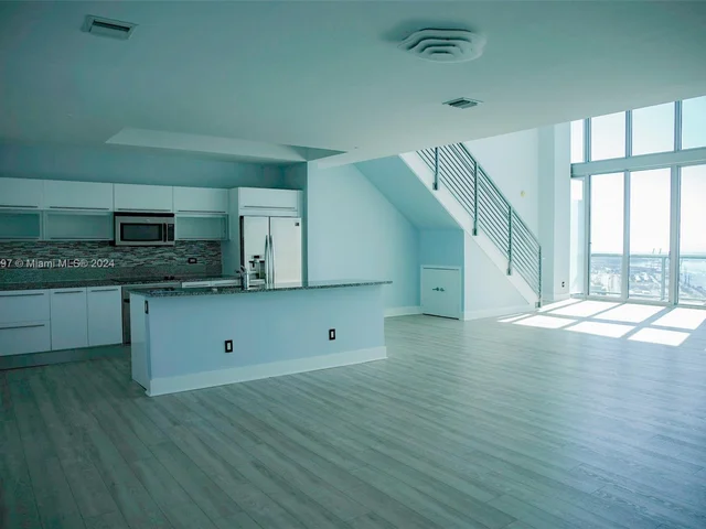 888 Biscayne Blvd # 5704, Miami FL 33132