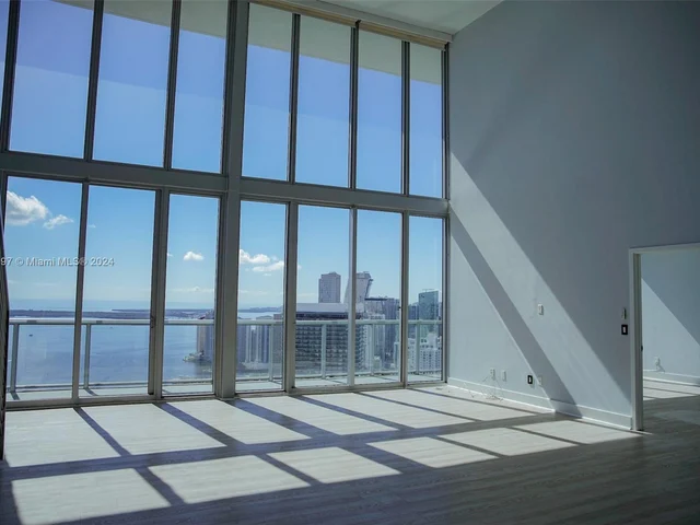 888 Biscayne Blvd # 5704, Miami FL 33132