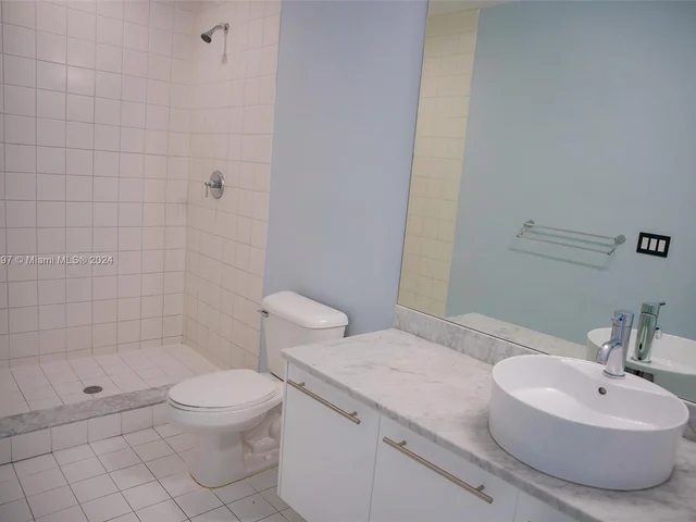 888 Biscayne Blvd # 5704, Miami FL 33132