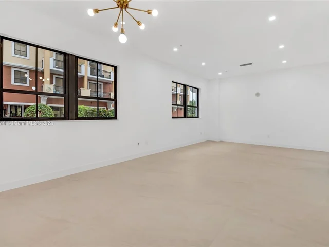 8395 SW 73rd Ave # 119, Miami FL 33143