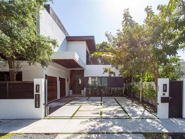 3180 Washington St, Miami FL 33133