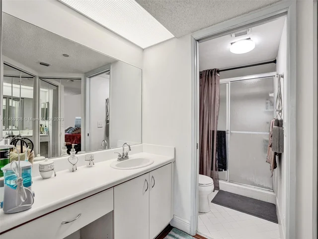 701 SW 141st Ave # 411R, Pembroke Pines FL 33027