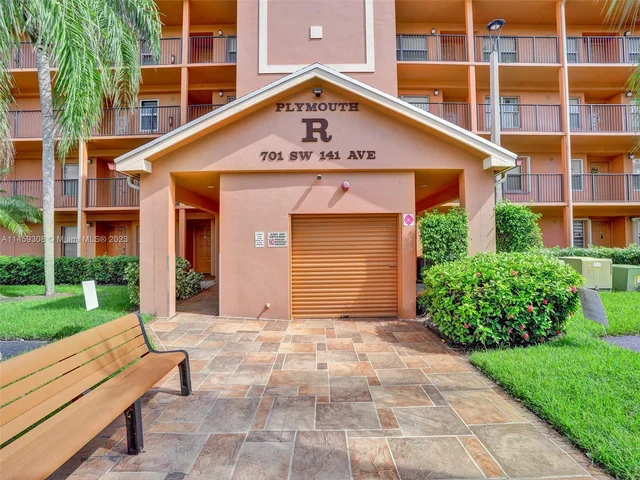 701 SW 141st Ave # 411R, Pembroke Pines FL 33027