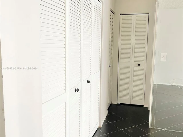 1950 S Ocean Dr # 5D, Hallandale Beach FL 33009