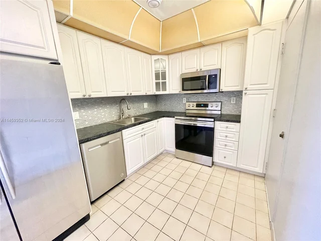 1950 S Ocean Dr # 5D, Hallandale Beach FL 33009