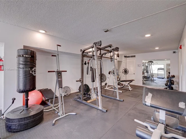 4000 NE 169th St # 402, North Miami Beach FL 33160