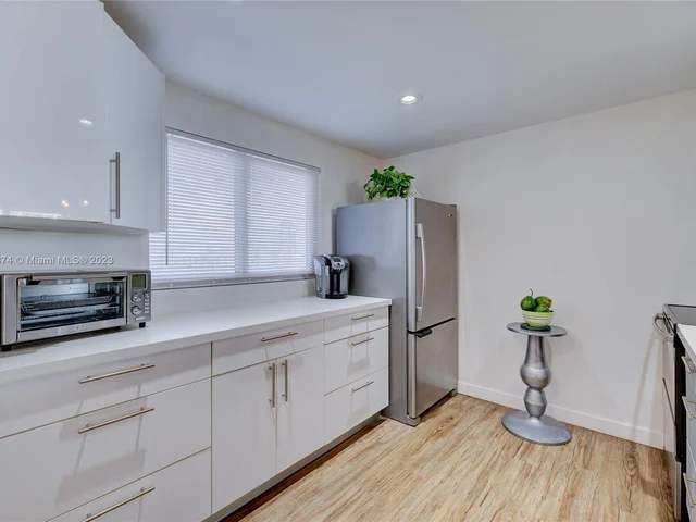 4000 NE 169th St # 402, North Miami Beach FL 33160