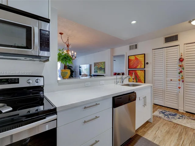 4000 NE 169th St # 402, North Miami Beach FL 33160