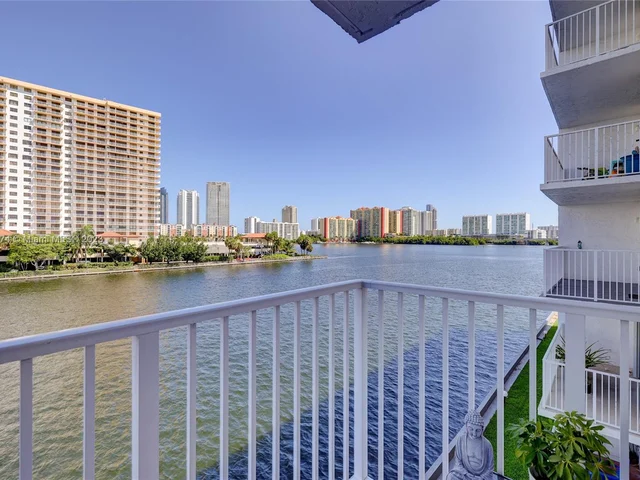 4000 NE 169th St # 402, North Miami Beach FL 33160