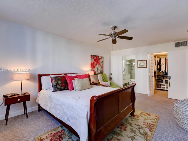 4000 NE 169th St # 402, North Miami Beach FL 33160