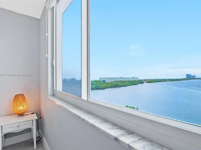 500 Bayview Dr # 728, Sunny Isles Beach FL 33160