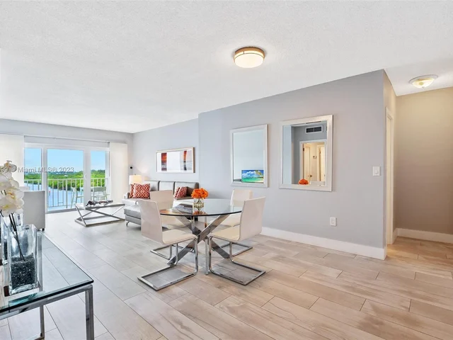 500 Bayview Dr # 728, Sunny Isles Beach FL 33160