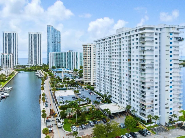 500 Bayview Dr # 728, Sunny Isles Beach FL 33160