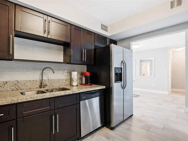 500 Bayview Dr # 728, Sunny Isles Beach FL 33160