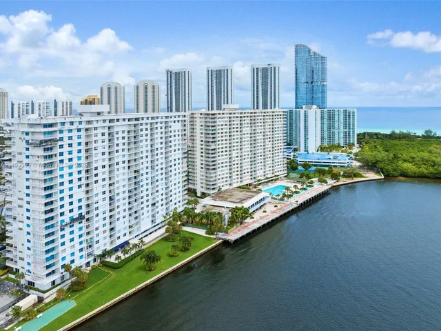 500 Bayview Dr # 728, Sunny Isles Beach FL 33160