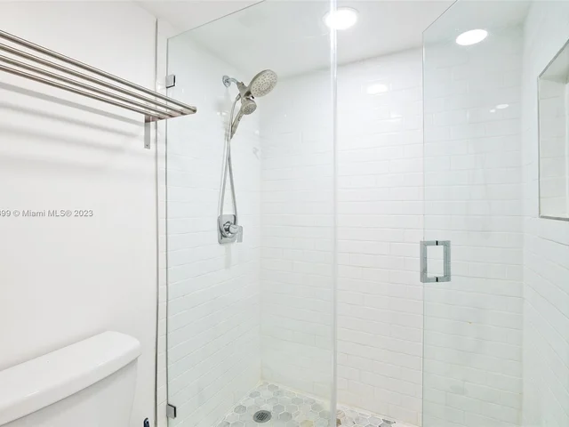 500 Bayview Dr # 728, Sunny Isles Beach FL 33160