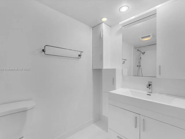 301 174th St # 1818, Sunny Isles Beach FL 33160