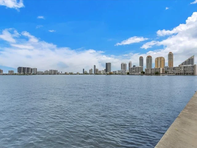 301 174th St # 1818, Sunny Isles Beach FL 33160